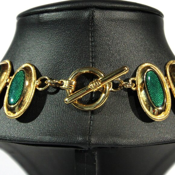 Vintage Courtney G Gold Tone with Green Enamel Necklace - Picture 10 of 11